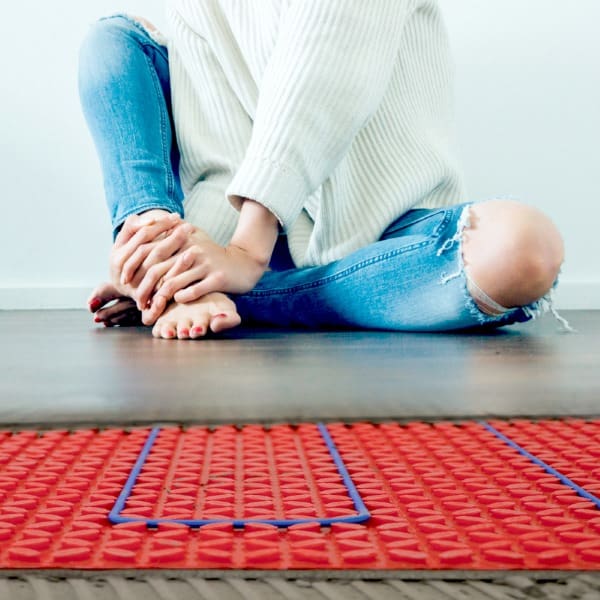 Warmup bietet ein breites Sortiment verschiedener Fußbodenheizungen an.