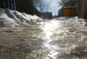 Eis-und schneefreie Auffahrten, Treppen und Fußwege dank der Warmup-Freiflächenheizung